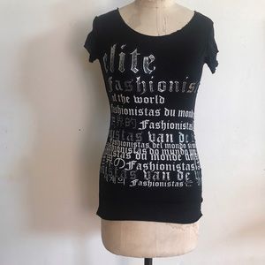 Slim fitting tee with print on front